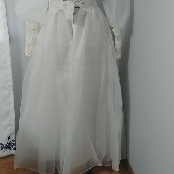 My mother's vintage Bohemian 1960's wedding gown long sleeves and lace - Picture 6 of 14